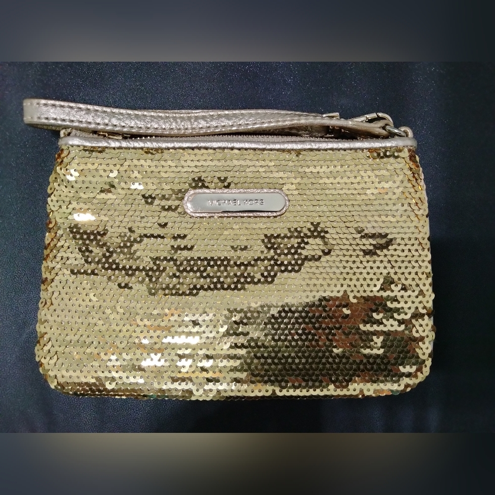 Micheal Kors Wristlet